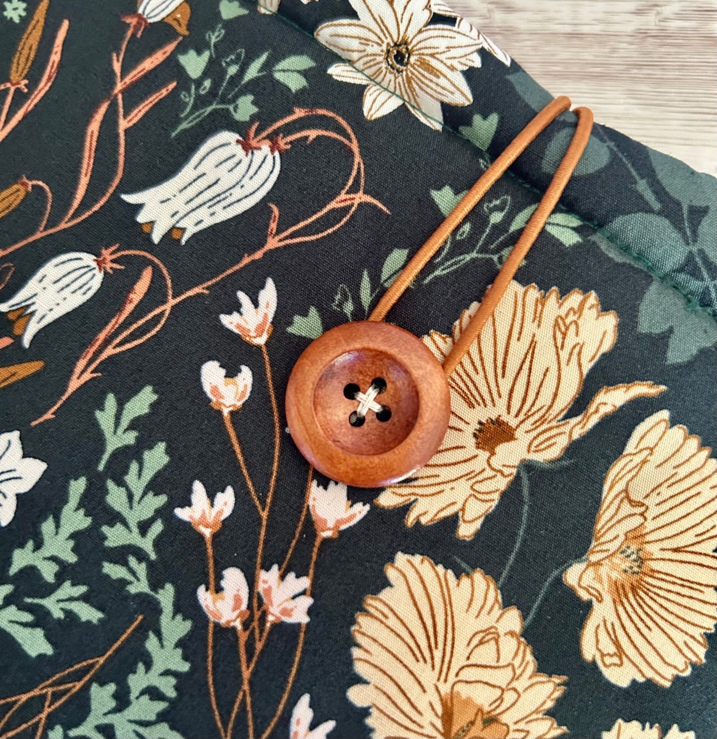 Cottagecore Wildflowers padded book/tablet sleeve