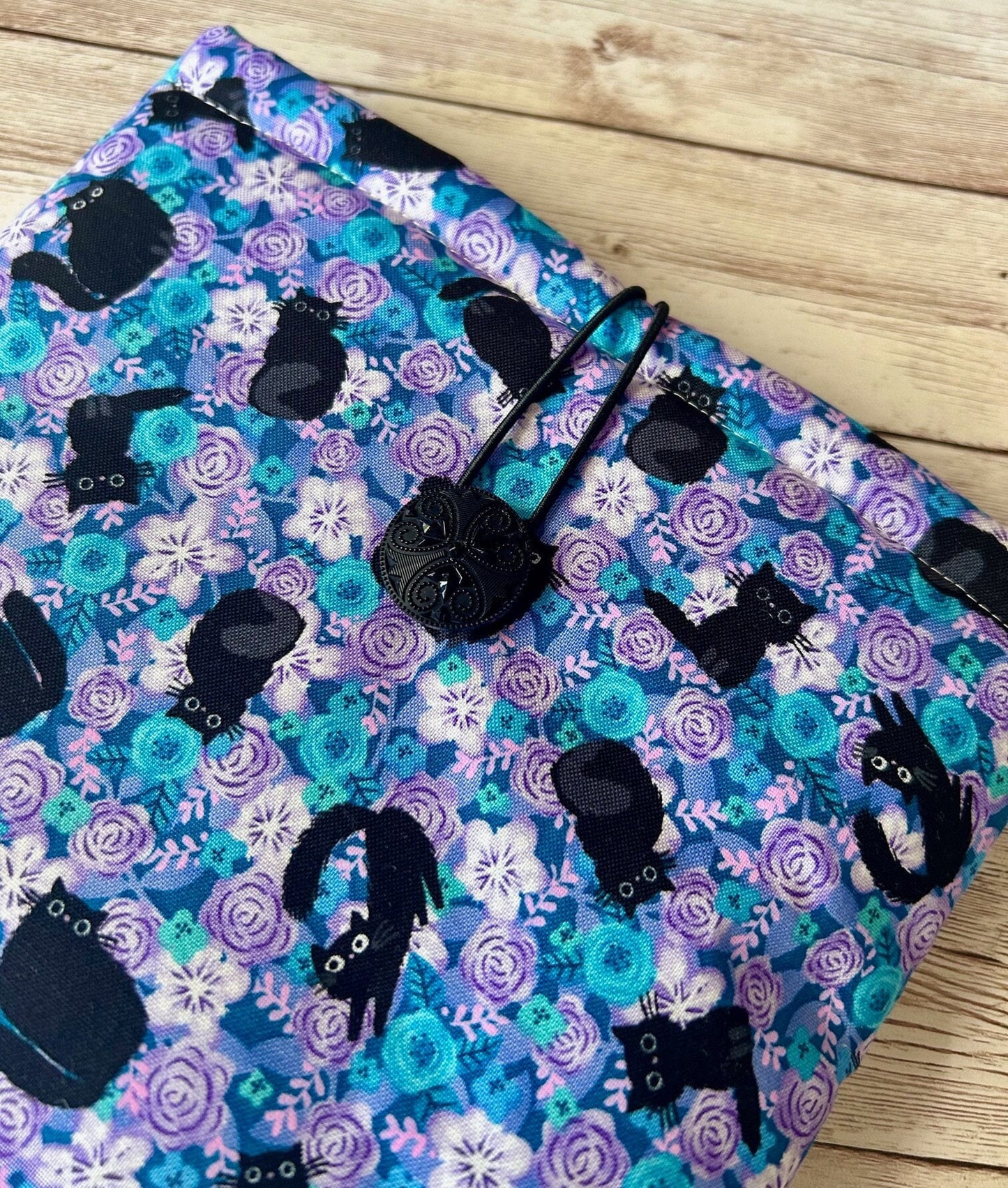 Black Cats and Flowers padded book/tablet sleeve