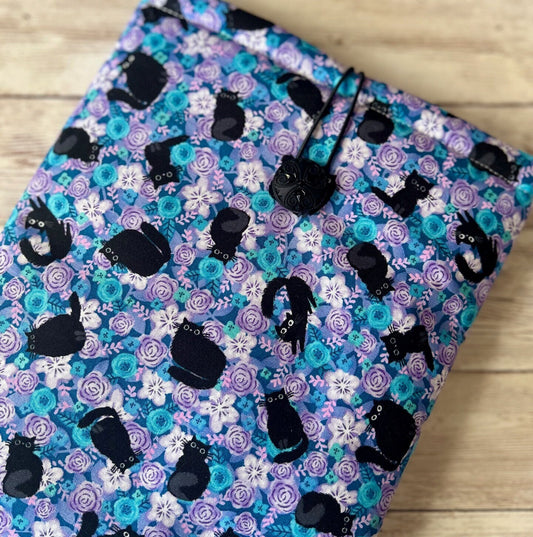 Black Cats and Flowers padded book/tablet sleeve